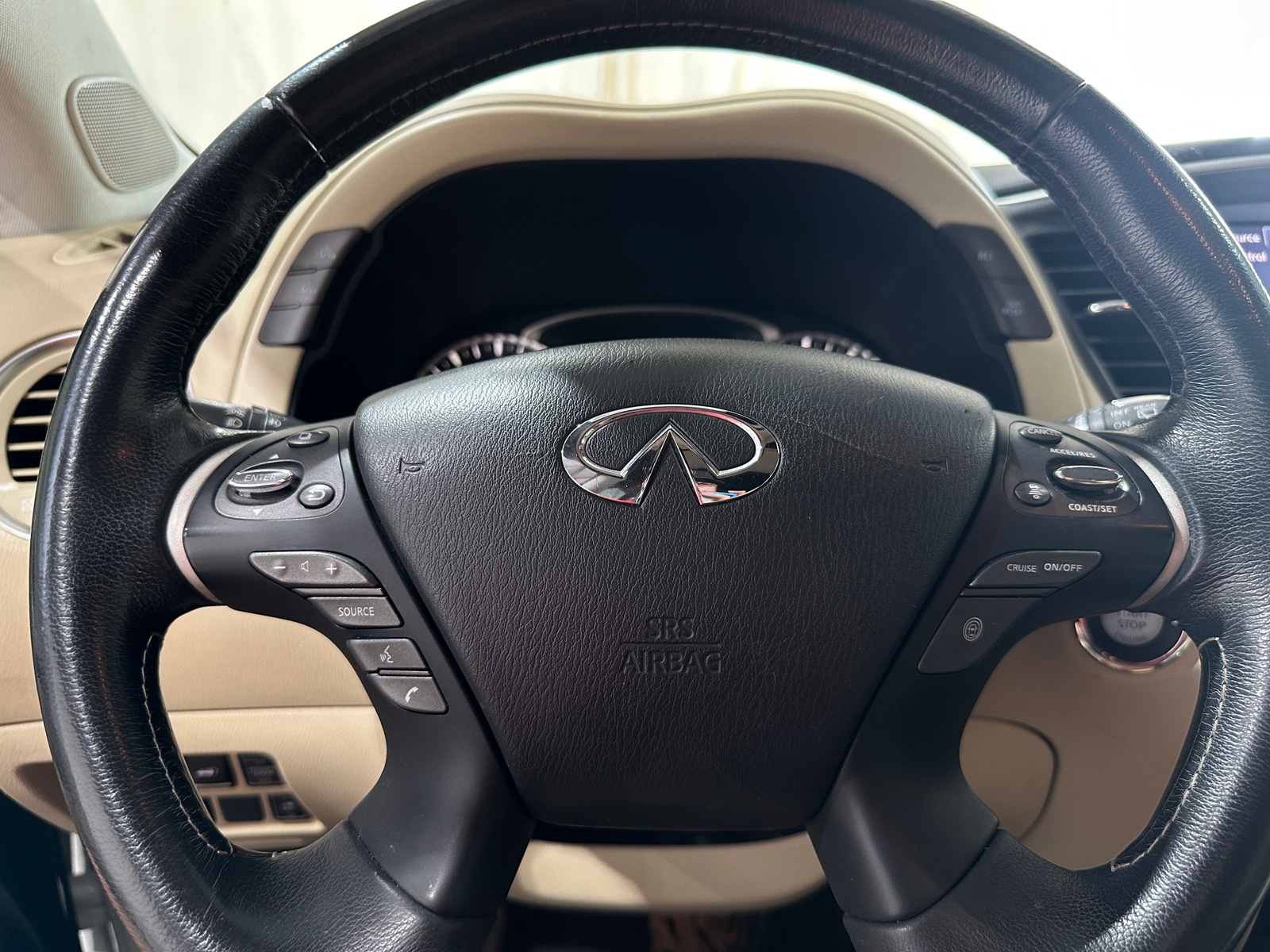Thumbnail: 2017 INFINITI QX60 - 4