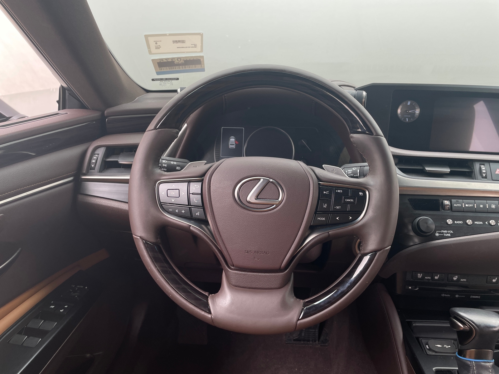 Thumbnail: 2020 Lexus ES - 4