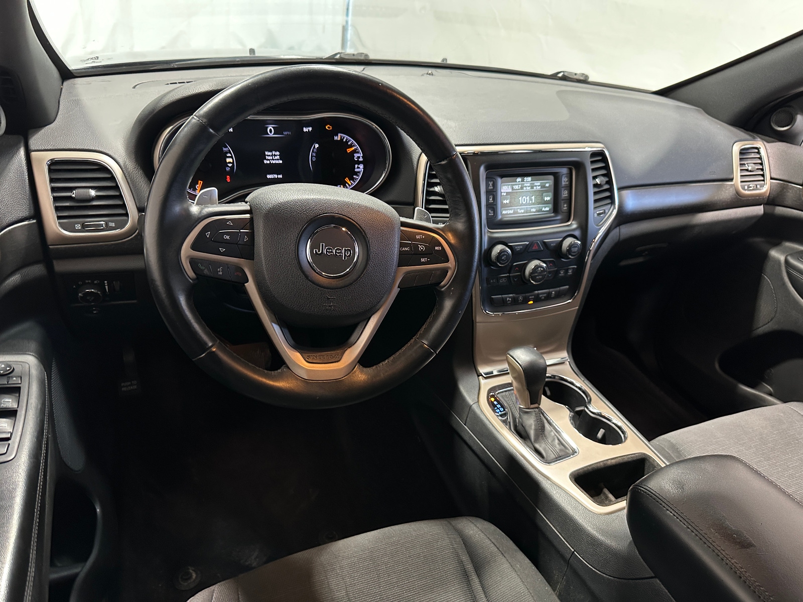 Thumbnail: 2017 Jeep Grand Cherokee - 3