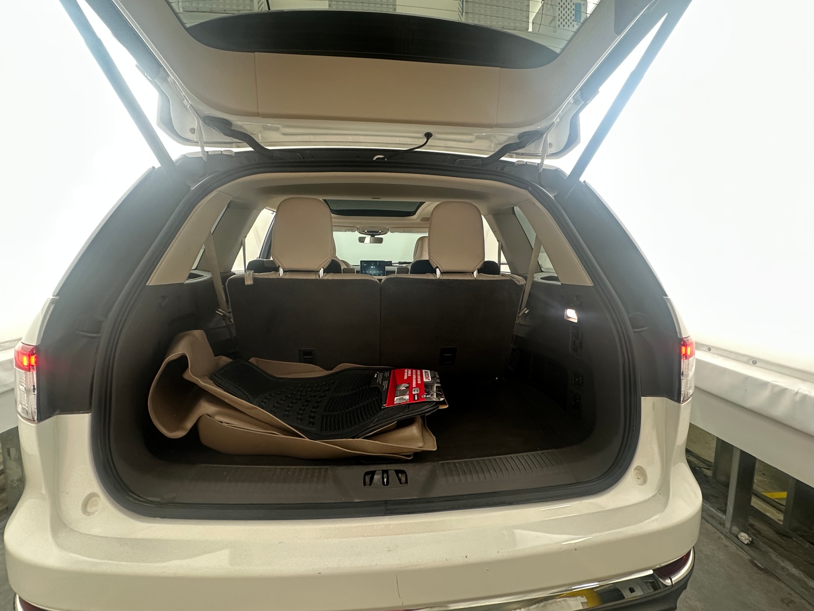 Thumbnail: 2020 Lincoln Aviator - 6