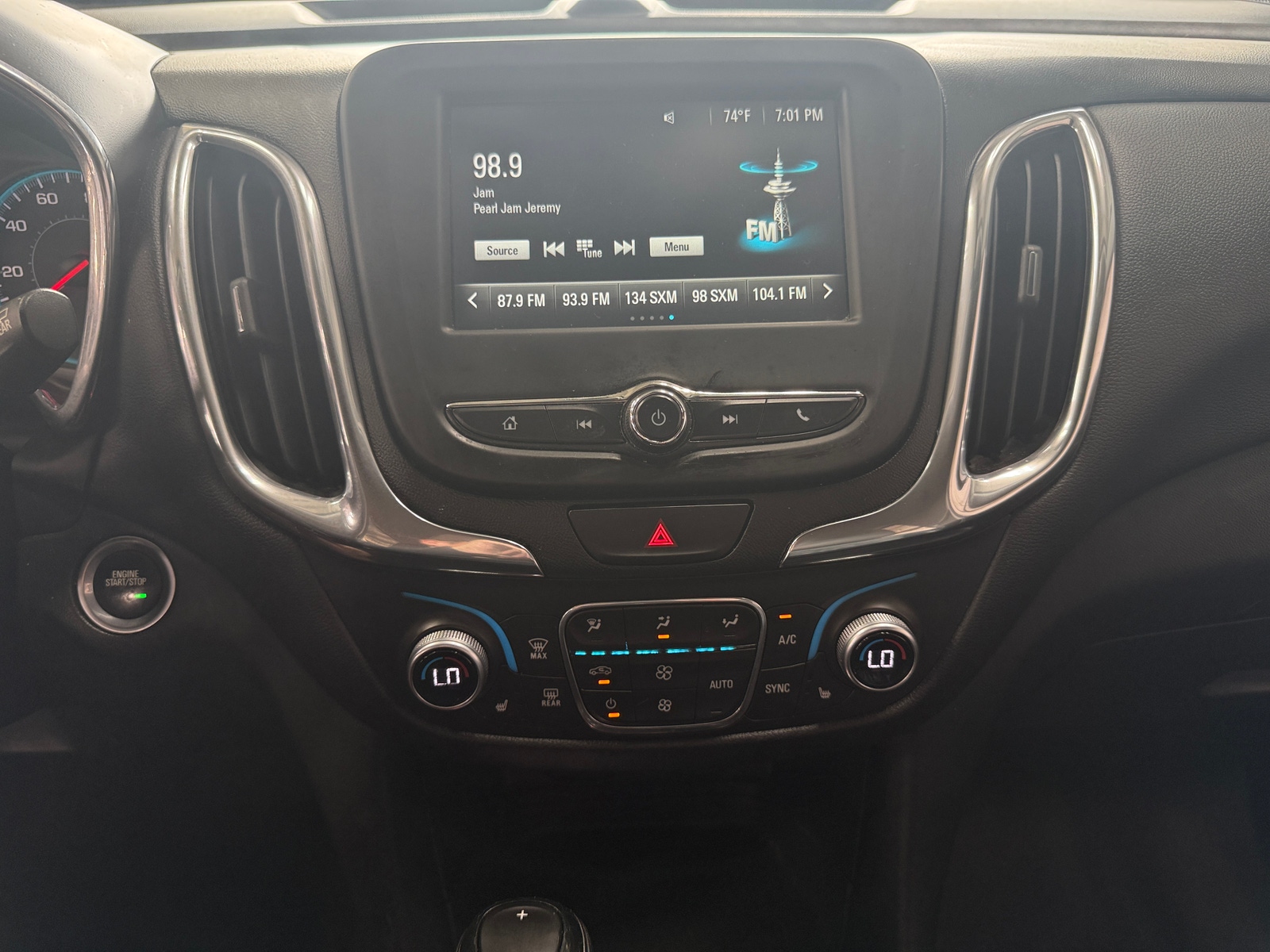 Thumbnail: 2018 Chevrolet Equinox - 4