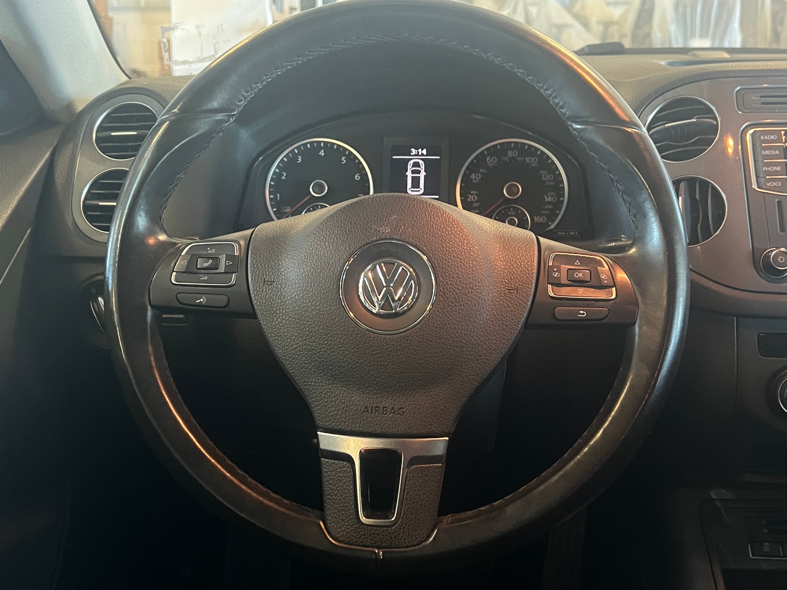 Thumbnail: 2018 Volkswagen Tiguan - 5