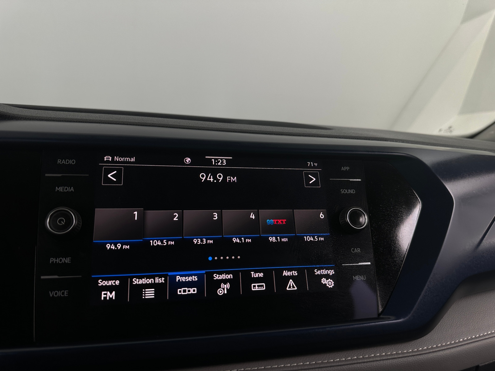 Thumbnail: 2024 Volkswagen Taos - 4