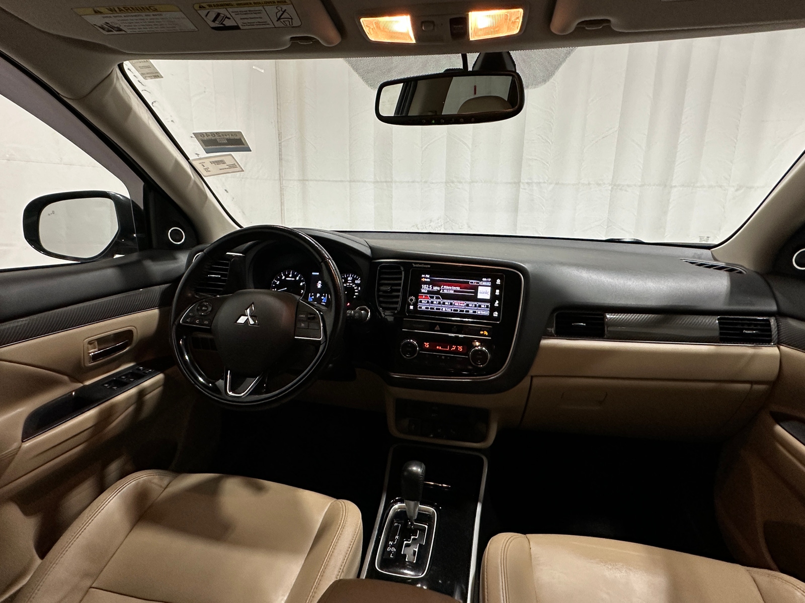 Thumbnail: 2019 Mitsubishi Outlander - 2