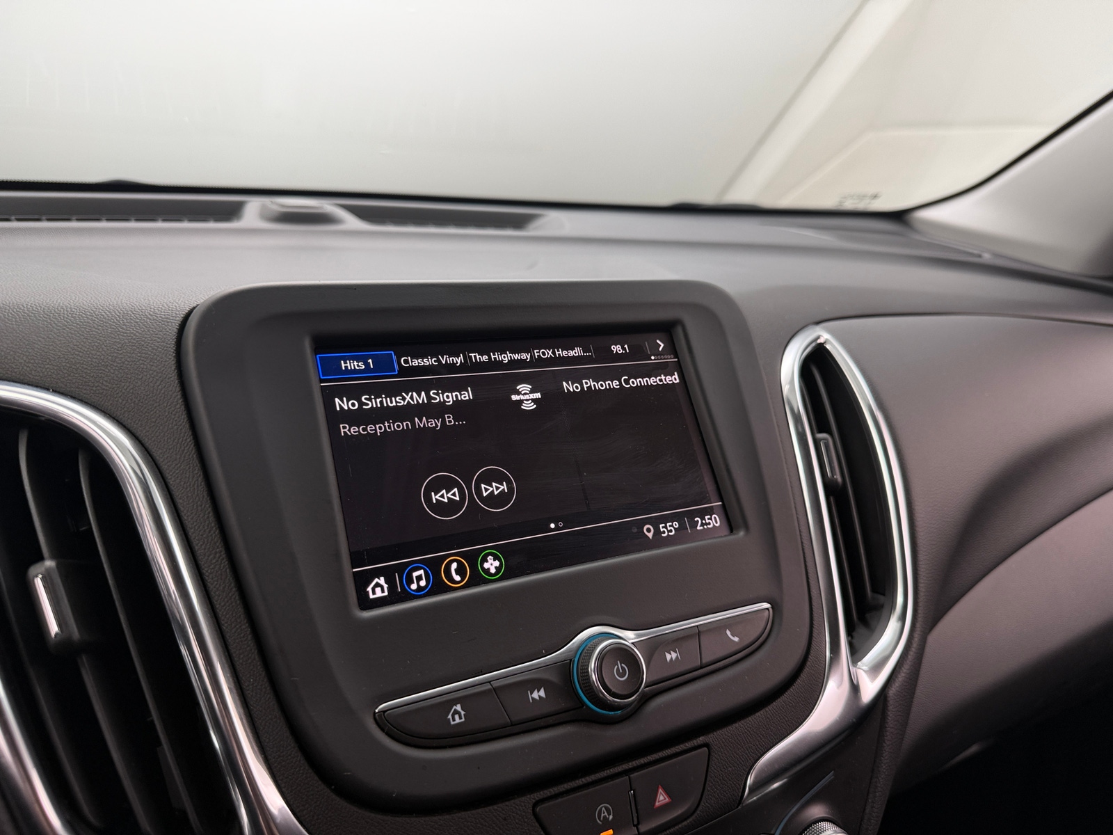Thumbnail: 2022 Chevrolet Equinox - 4