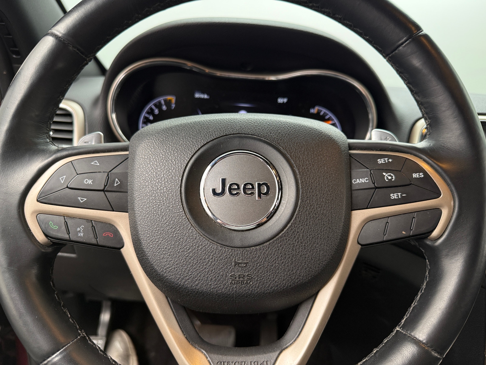 Thumbnail: 2017 Jeep Grand Cherokee - 5