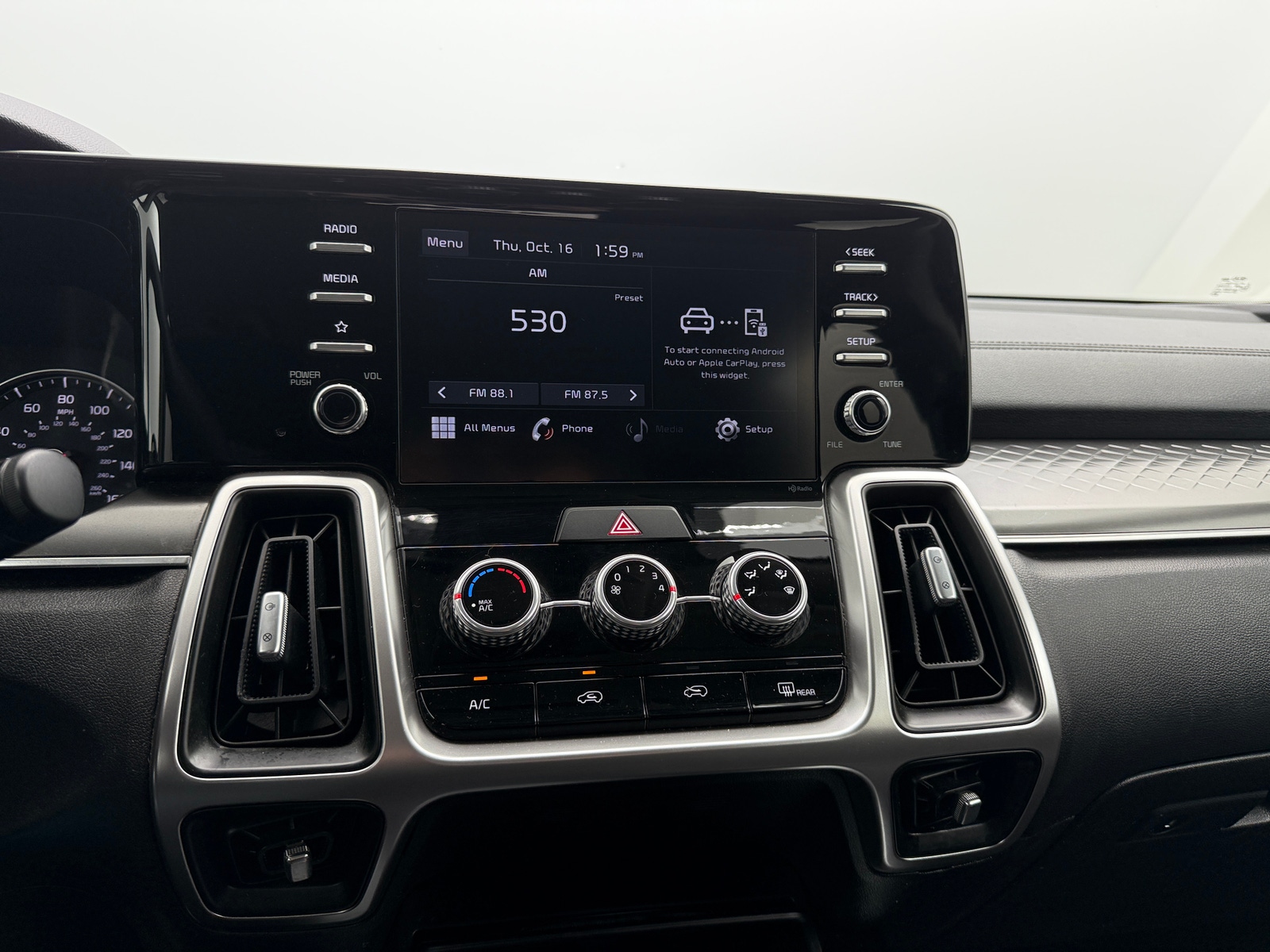 Thumbnail: 2021 Kia Sorento - 4