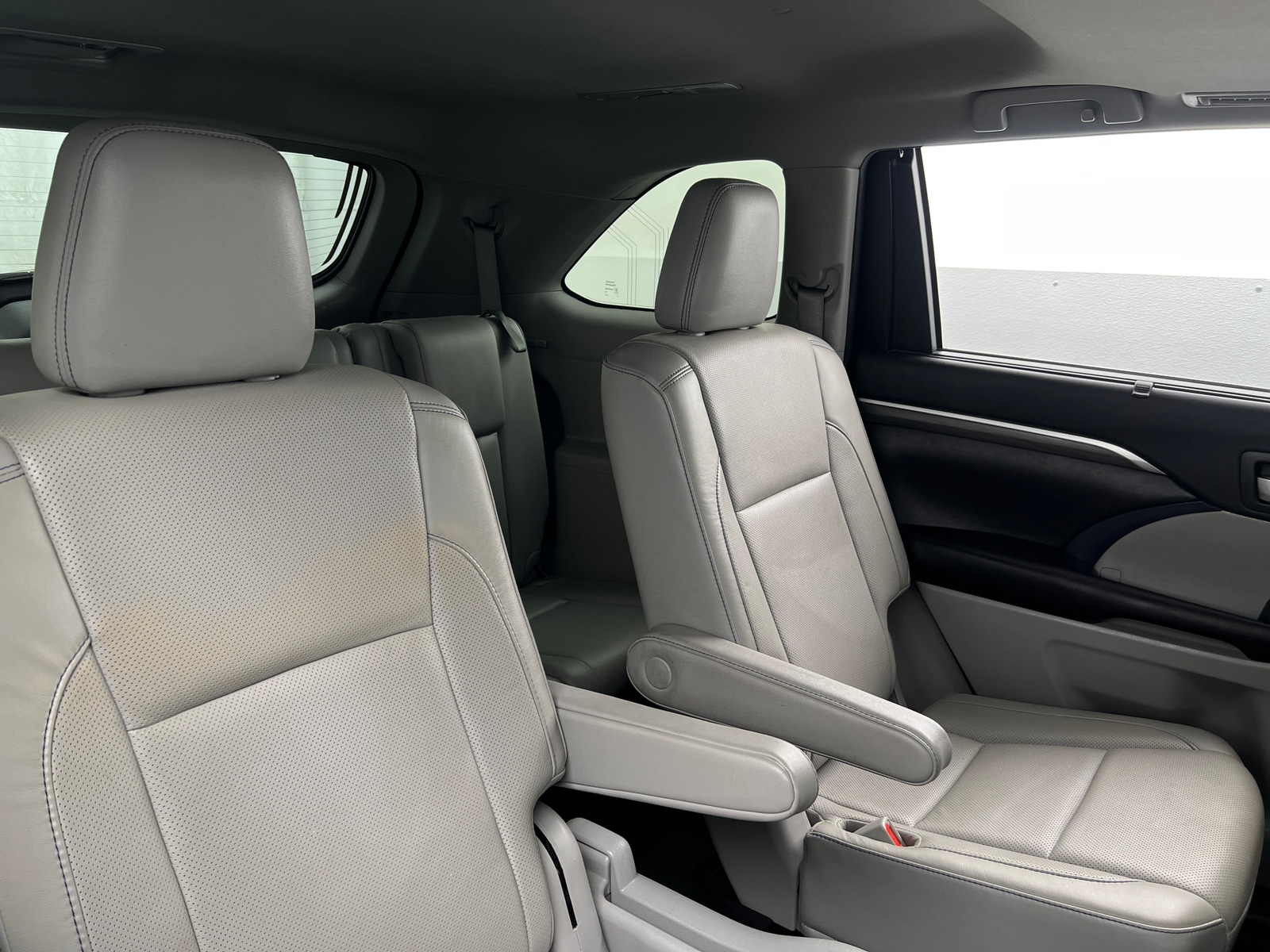 Thumbnail: 2019 Toyota Highlander - 5