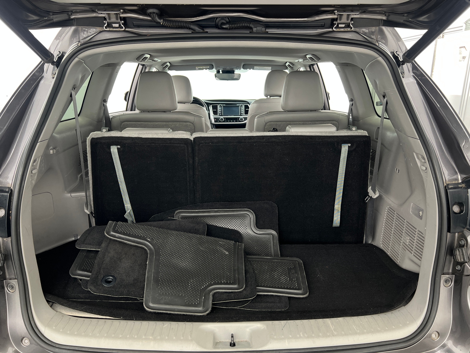 Thumbnail: 2019 Toyota Highlander - 6