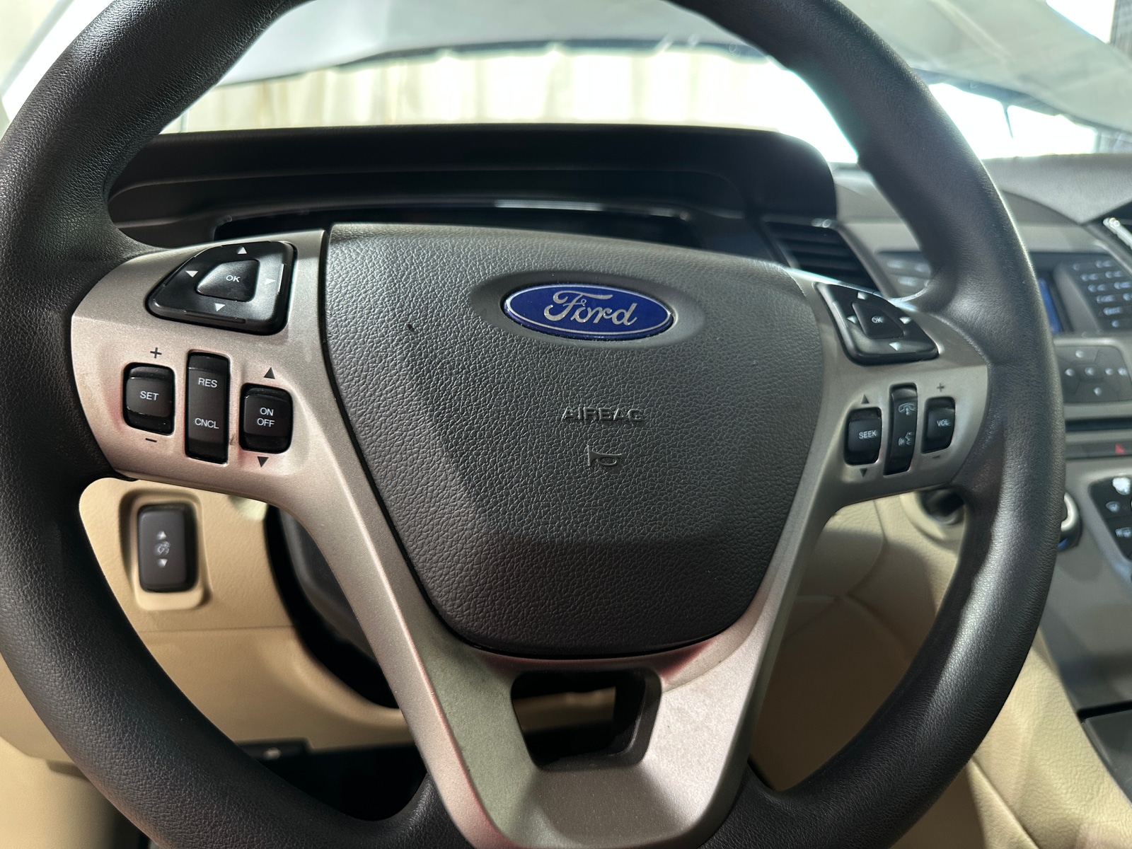 Thumbnail: 2016 Ford Taurus - 5
