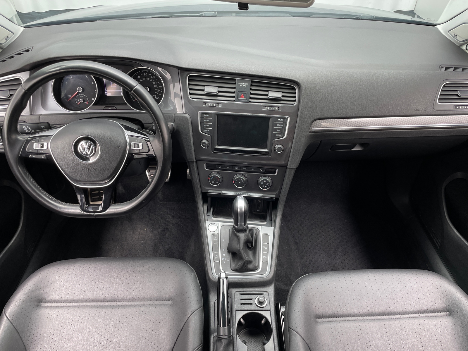 Thumbnail: 2017 Volkswagen Golf - 2