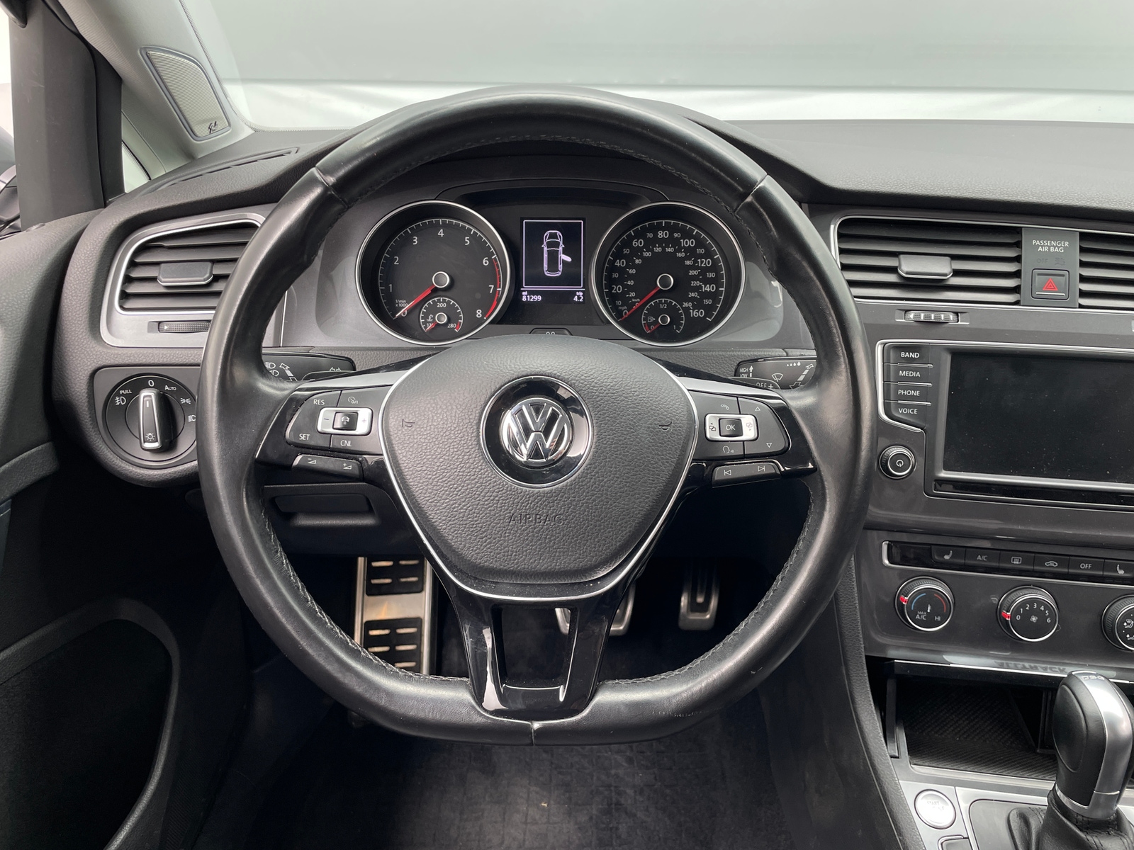 Thumbnail: 2017 Volkswagen Golf - 4