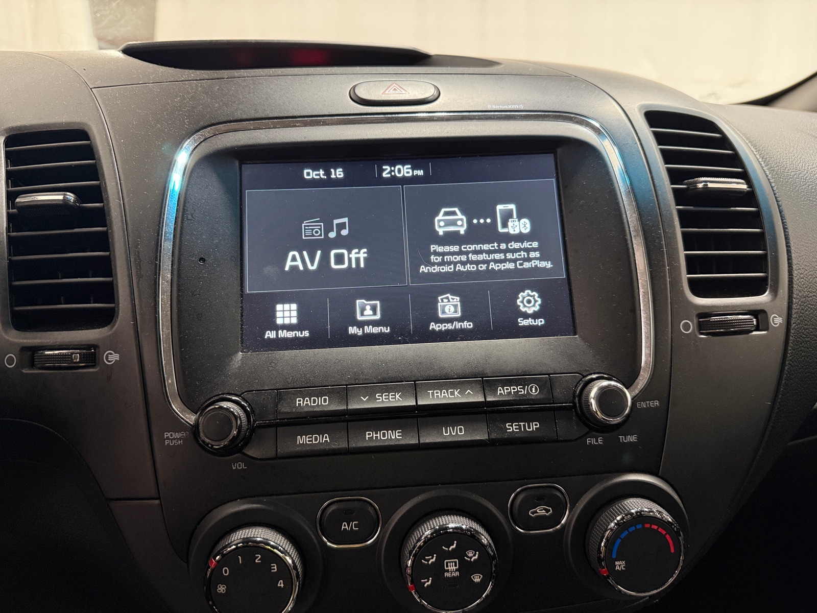 Thumbnail: 2018 Kia Forte - 4