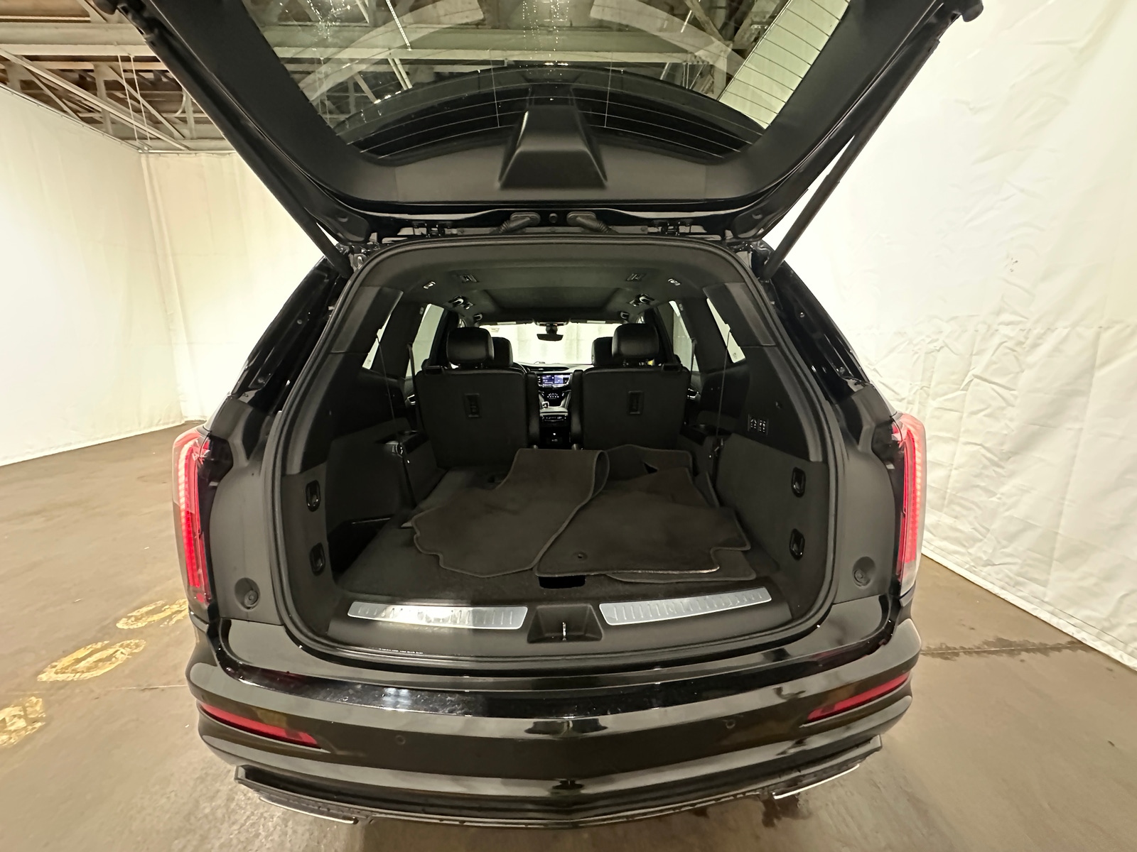 Thumbnail: 2020 Cadillac XT6 - 6