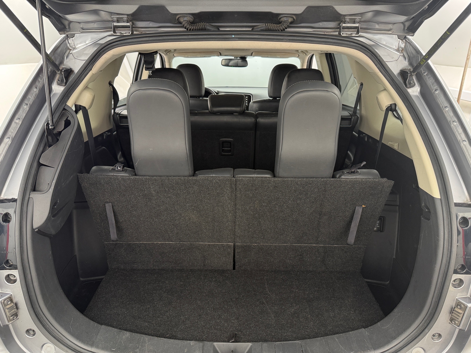 Thumbnail: 2019 Mitsubishi Outlander - 6