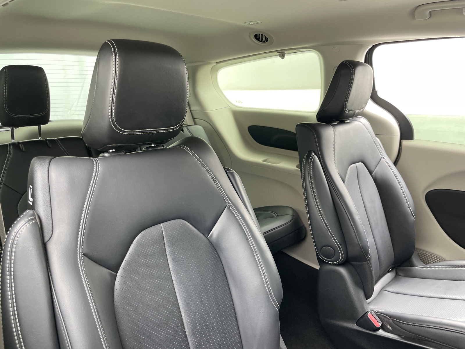 Thumbnail: 2023 Chrysler Pacifica - 5