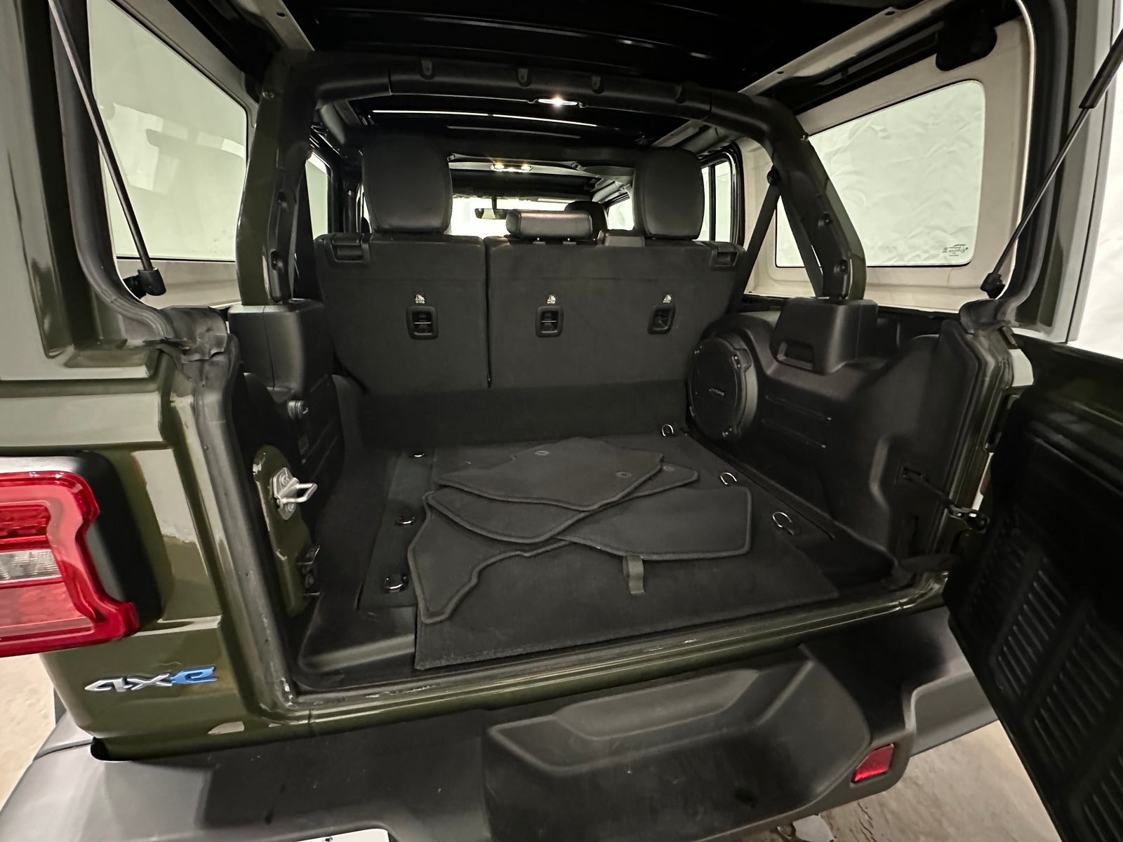 Thumbnail: 2022 Jeep Wrangler - 6