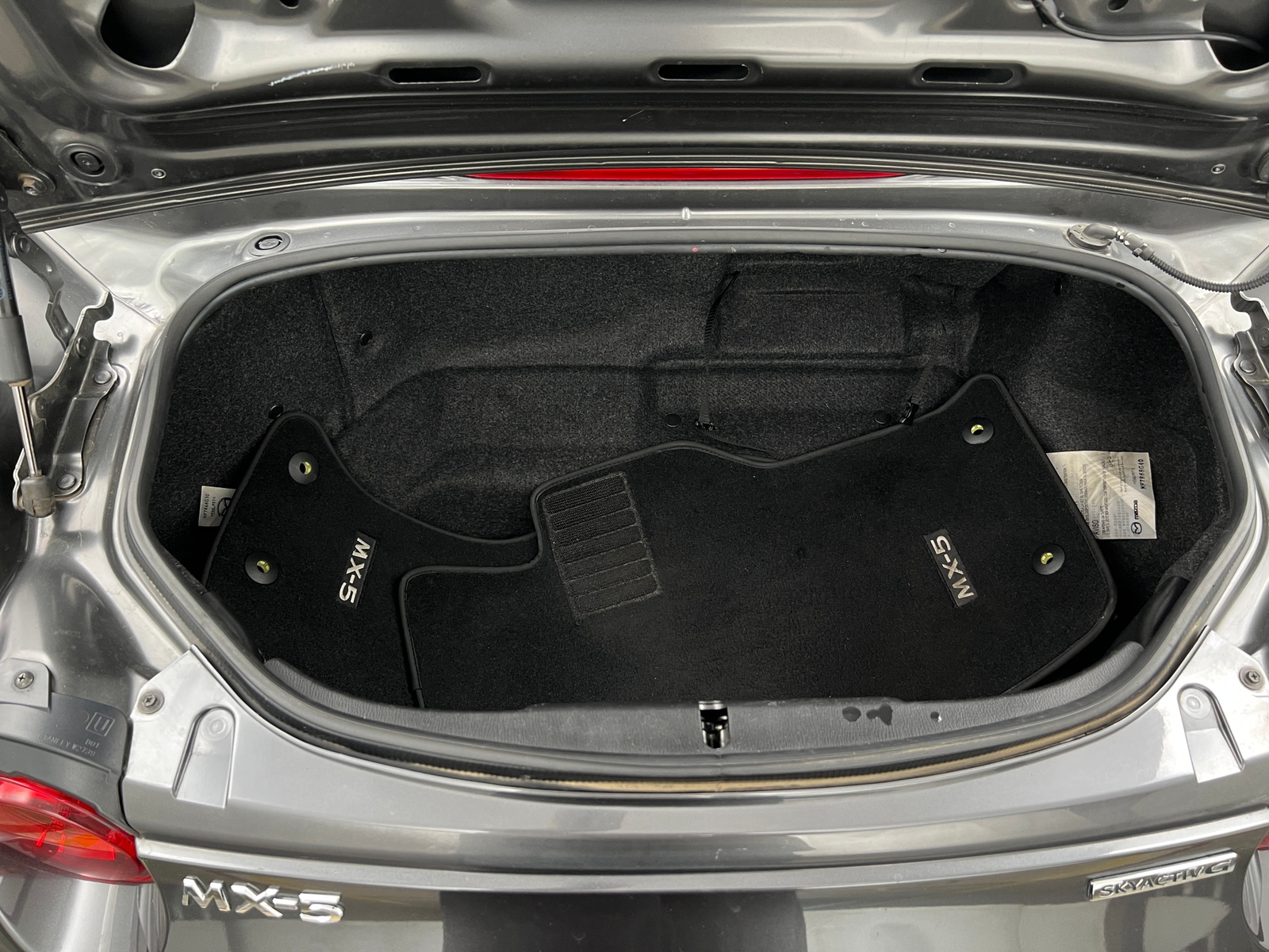 Thumbnail: 2020 Mazda MX-5 Miata - 4