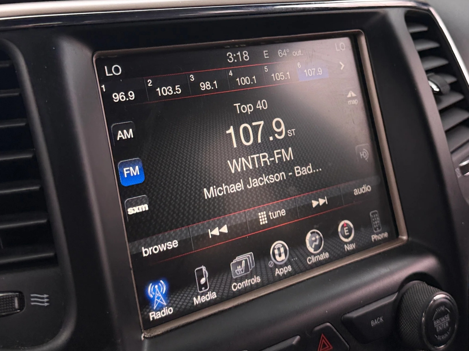 Thumbnail: 2016 Jeep Grand Cherokee - 3