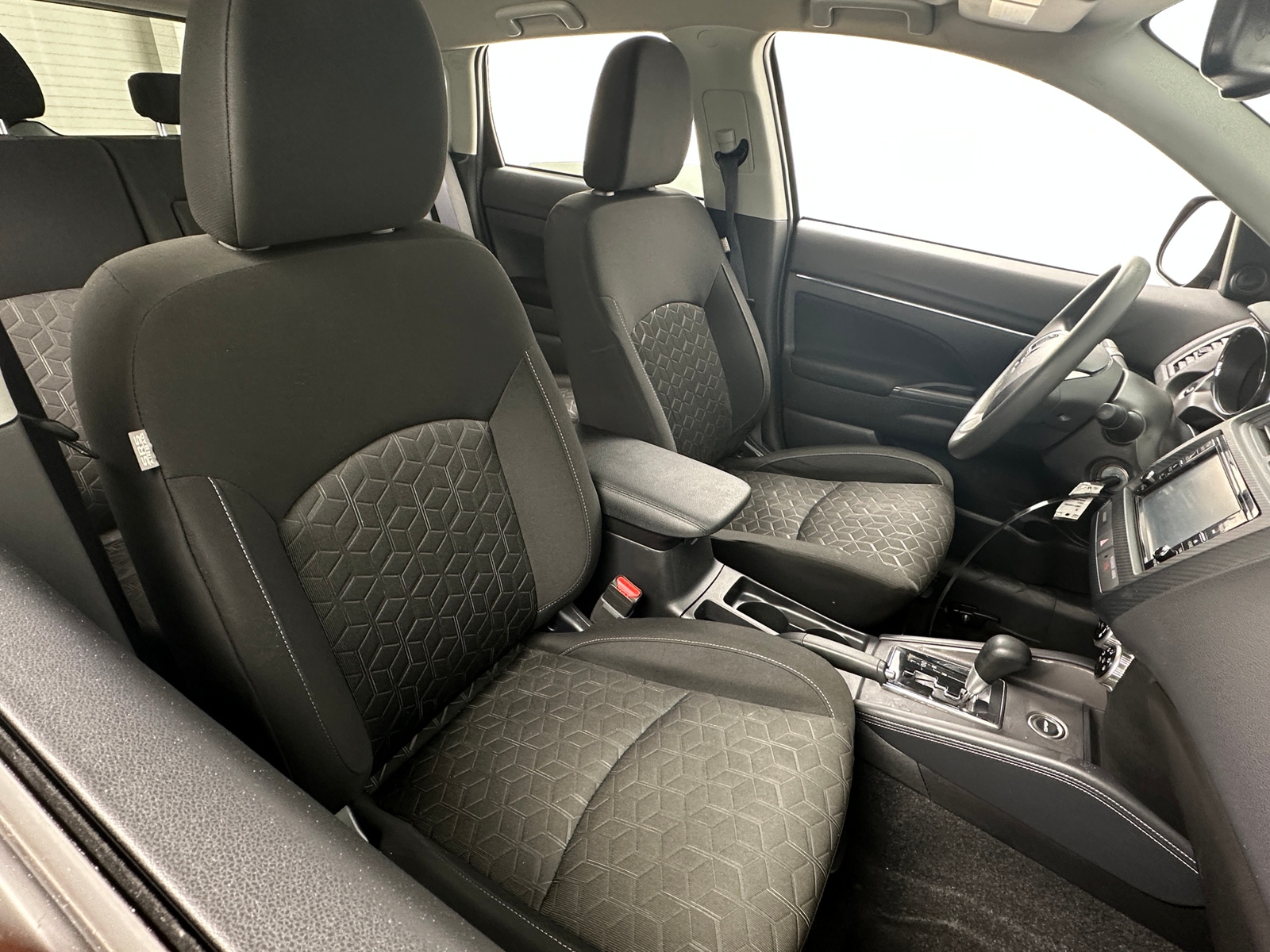 Thumbnail: 2024 Mitsubishi Outlander Sport - 2