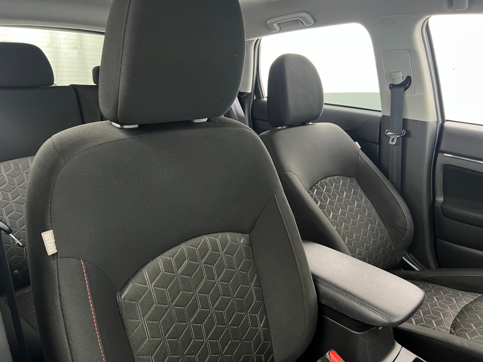 Thumbnail: 2024 Mitsubishi Outlander Sport - 2