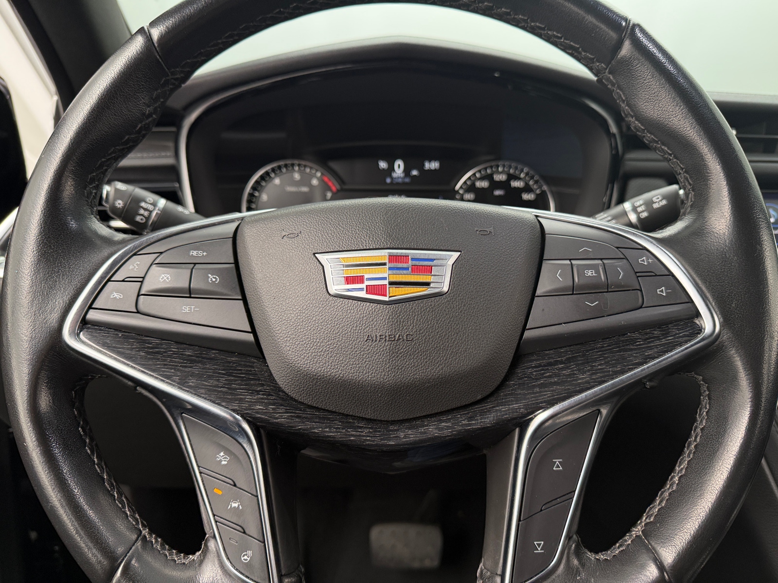 Thumbnail: 2021 Cadillac XT5 - 4