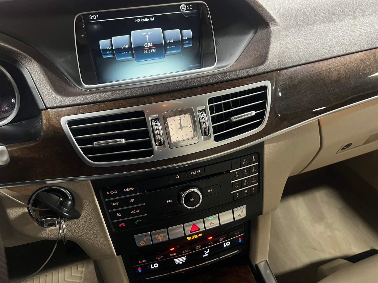Thumbnail: 2016 Mercedes-Benz E-Class - 3