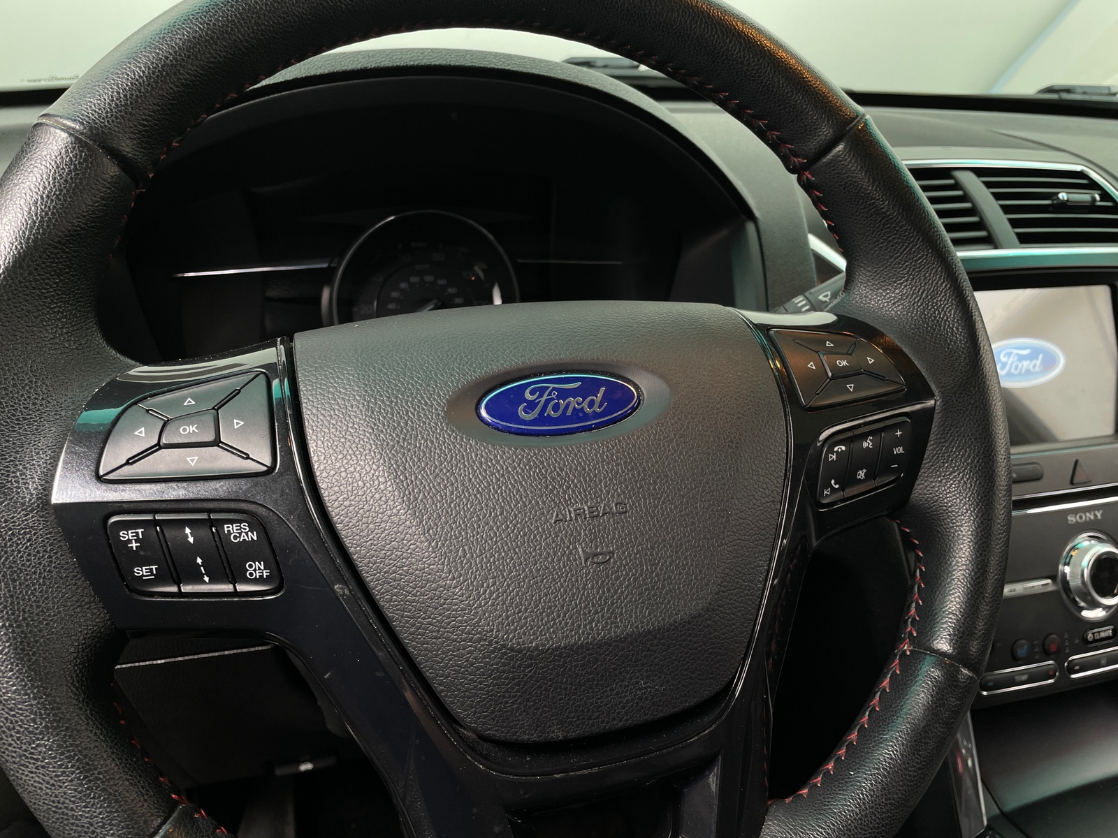 Thumbnail: 2017 Ford Explorer - 4