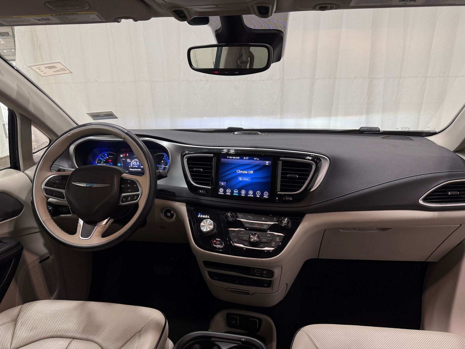 Thumbnail: 2018 Chrysler Pacifica - 2