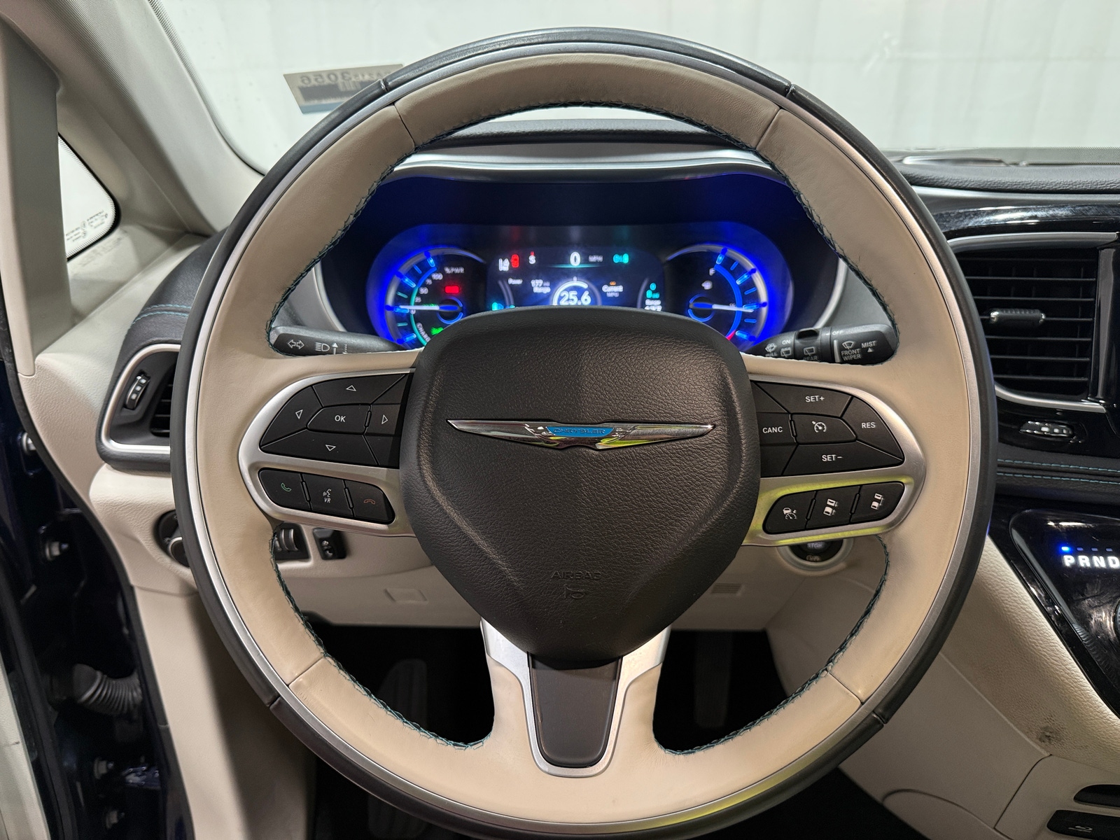Thumbnail: 2018 Chrysler Pacifica - 4