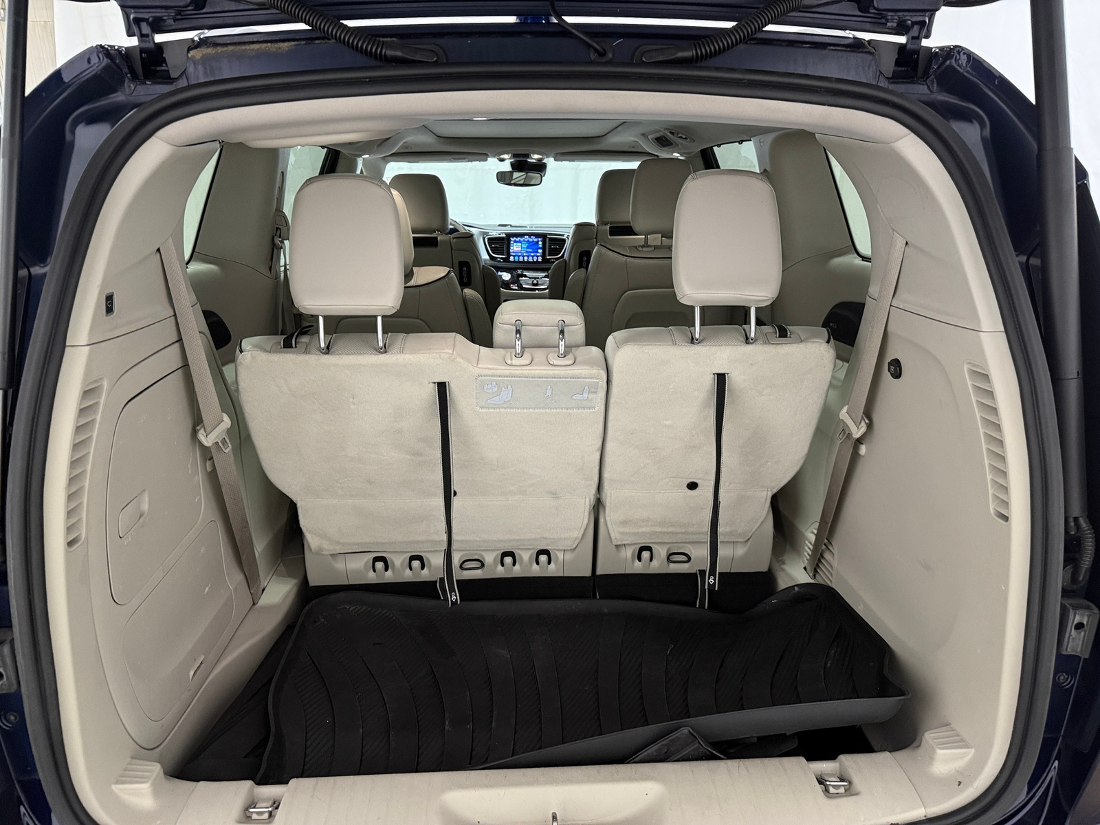 Thumbnail: 2018 Chrysler Pacifica - 6
