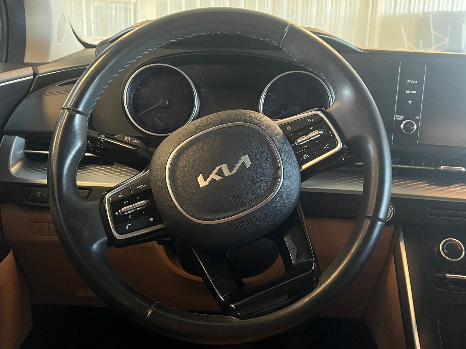 Thumbnail: 2024 Kia Carnival - 5