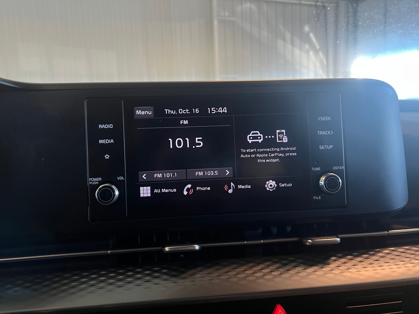 Thumbnail: 2024 Kia Carnival - 4