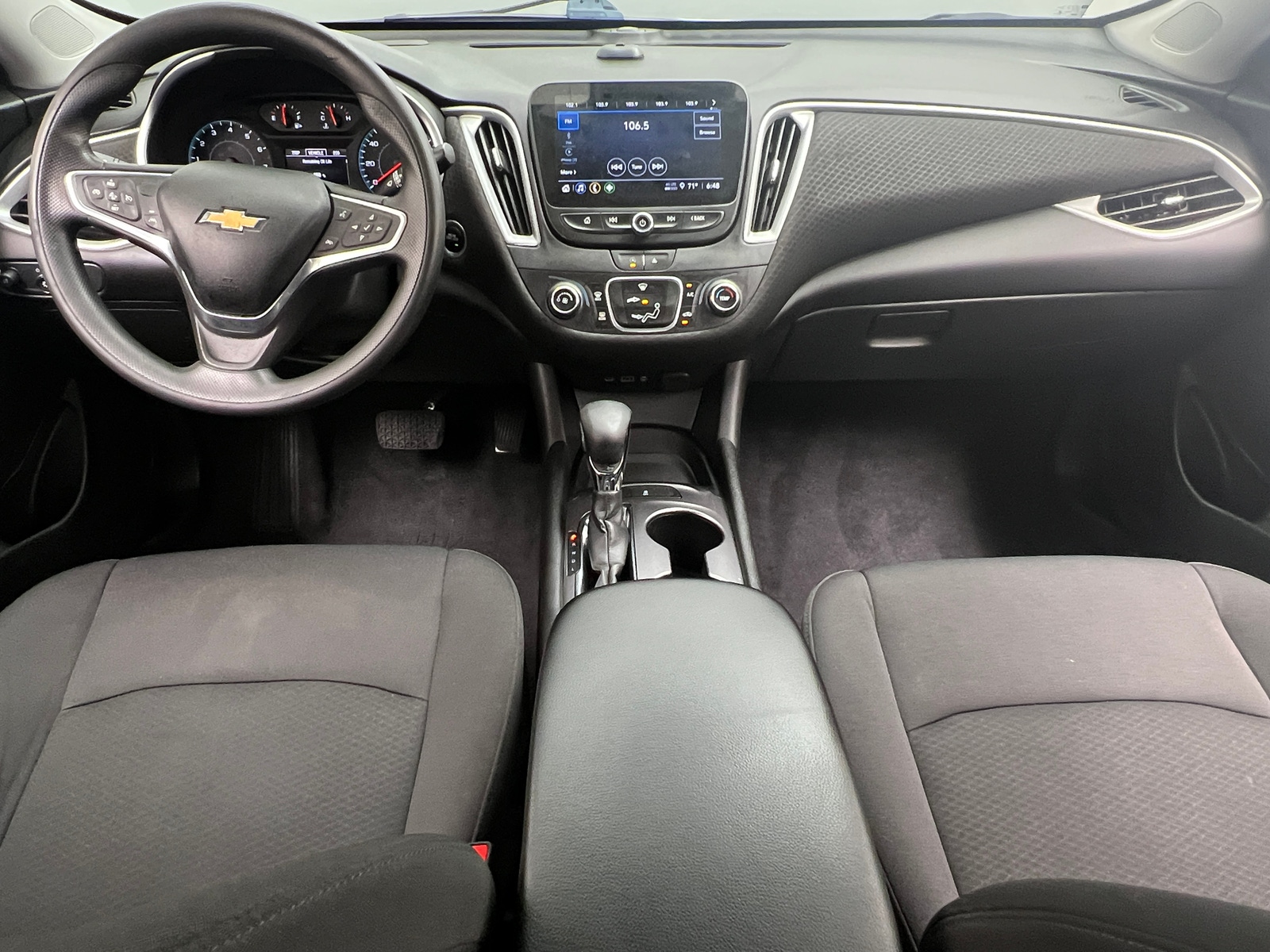 Thumbnail: 2023 Chevrolet Malibu - 3