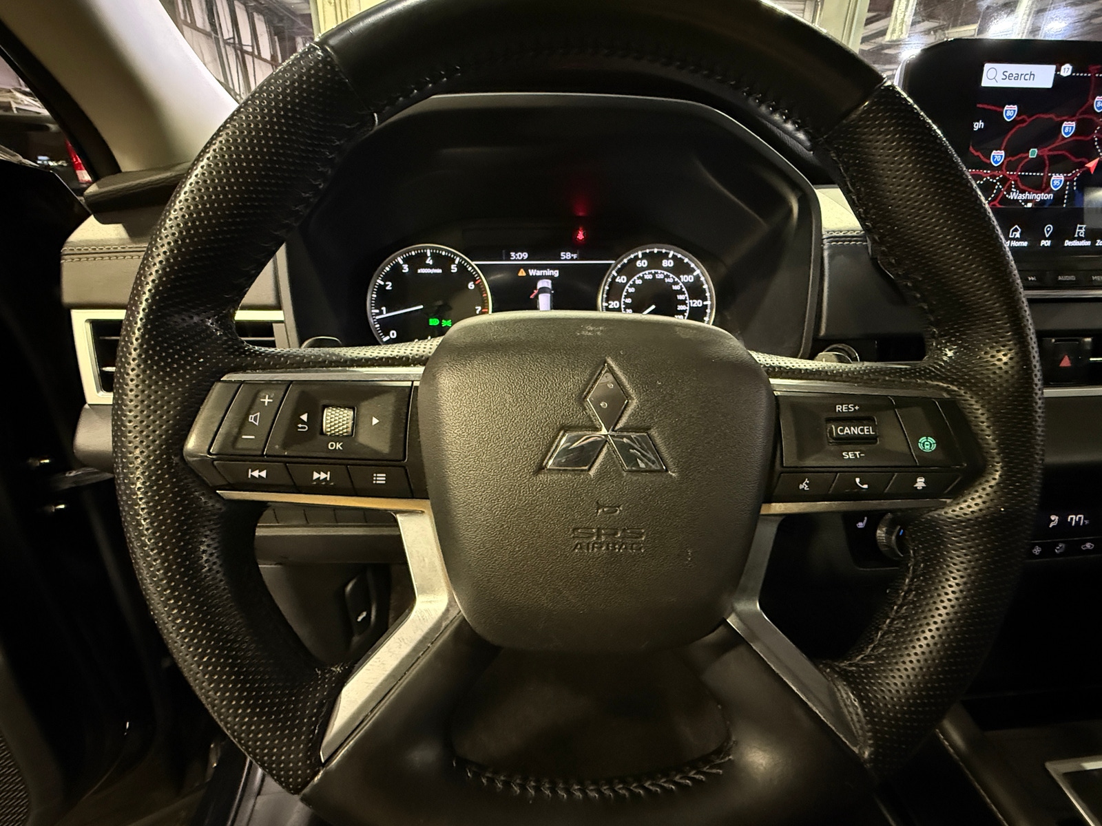 Thumbnail: 2022 Mitsubishi Outlander - 4