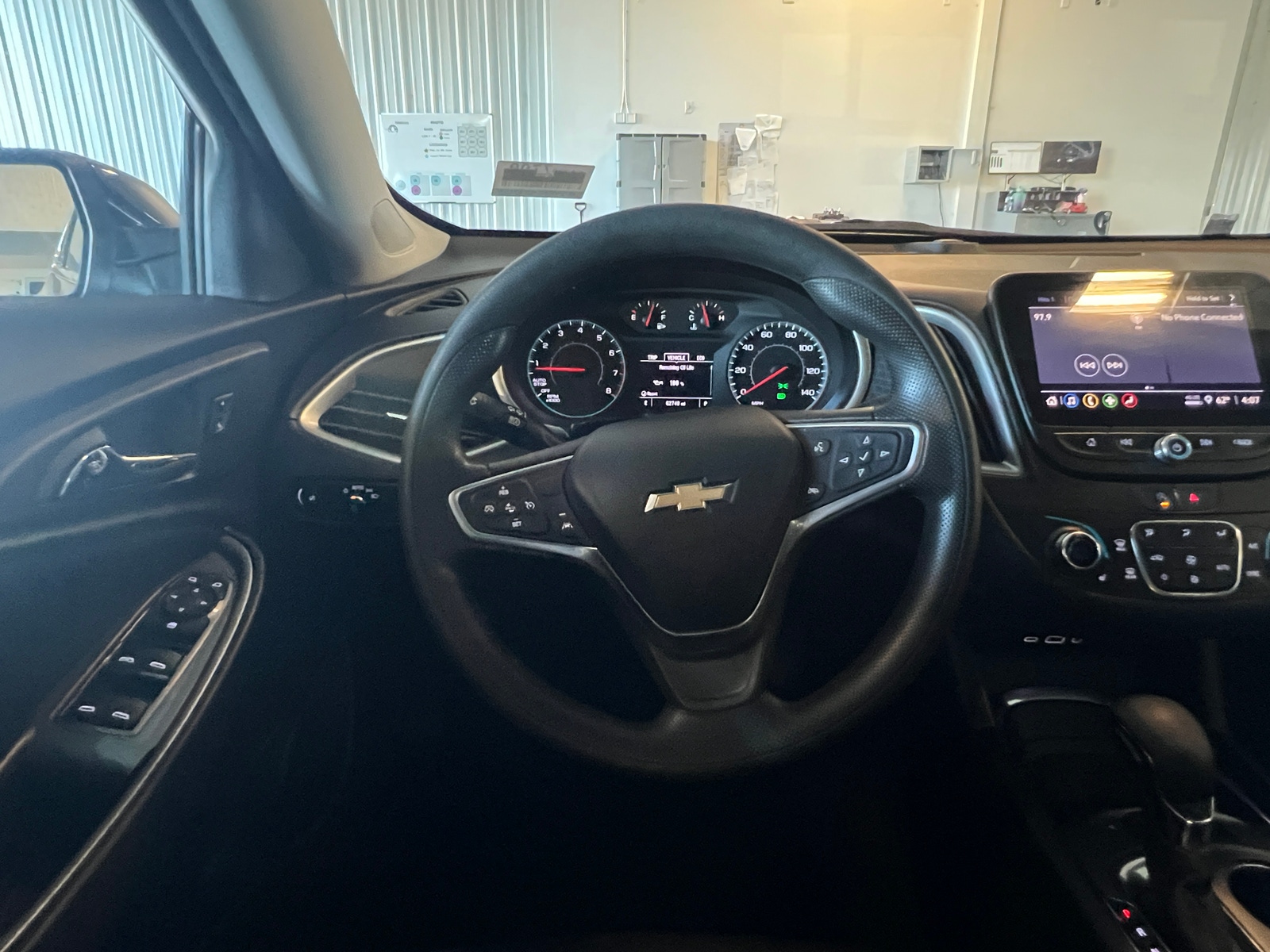 Thumbnail: 2023 Chevrolet Malibu - 5