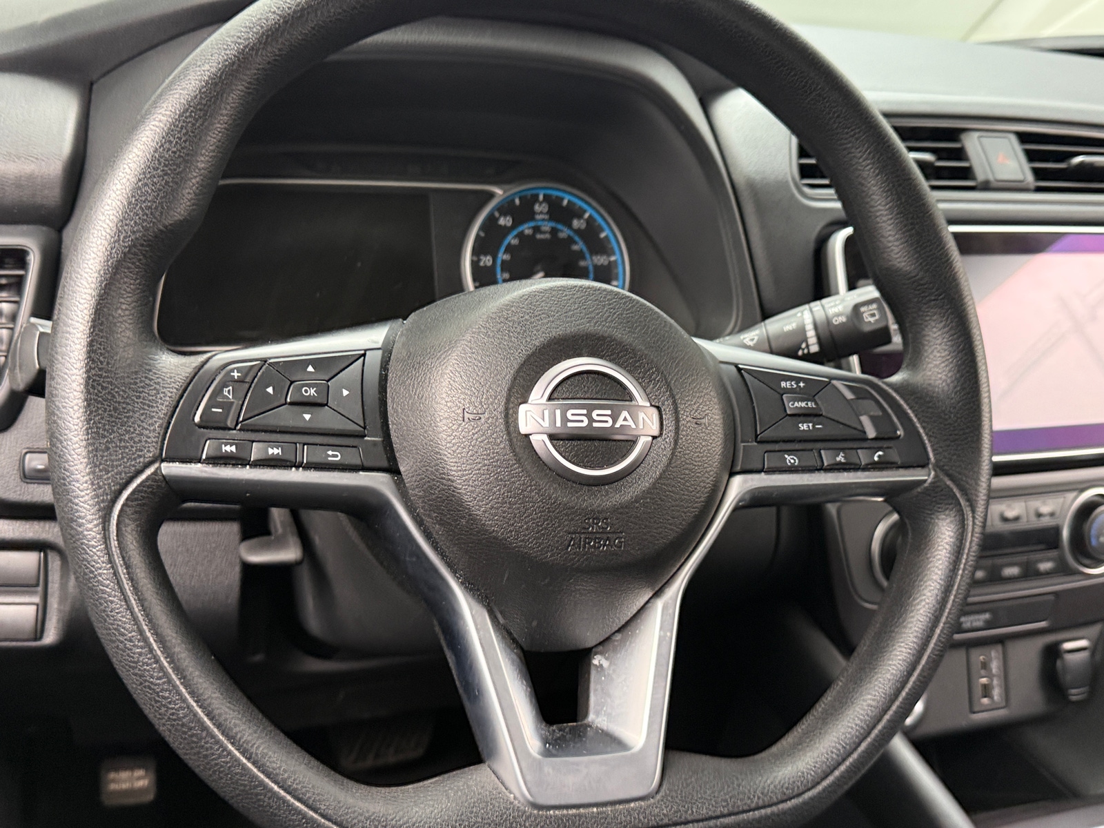 Thumbnail: 2023 Nissan Leaf - 5