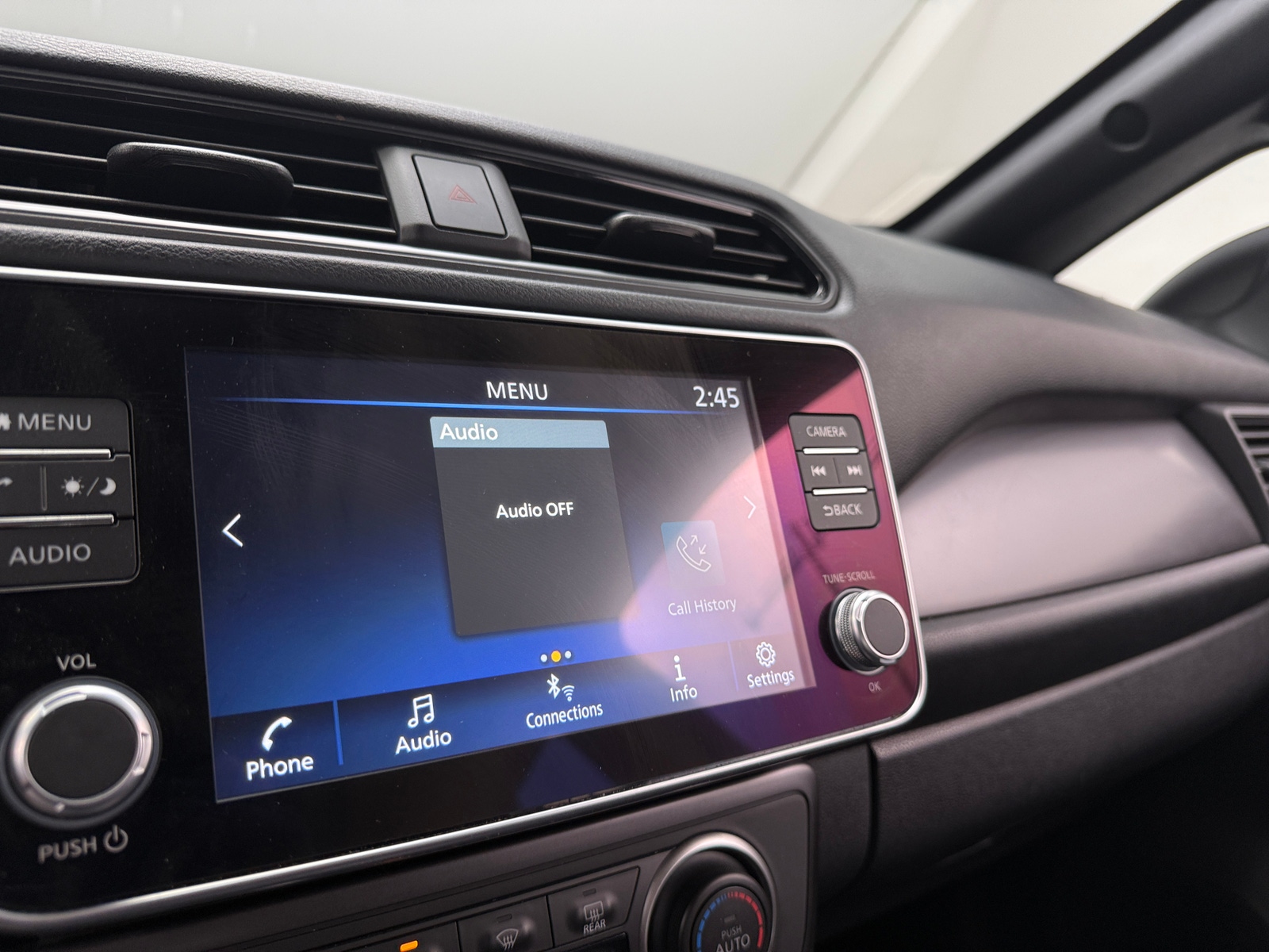 Thumbnail: 2023 Nissan Leaf - 4