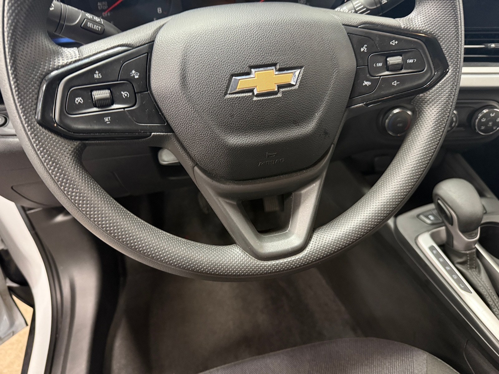 Thumbnail: 2025 Chevrolet Trax - 5