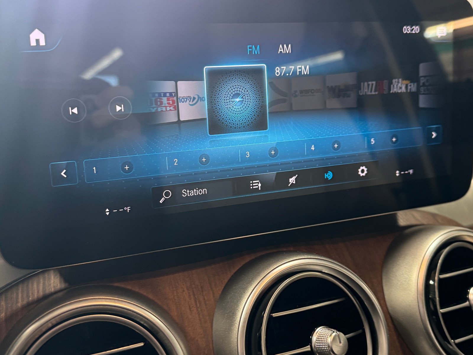 Thumbnail: 2021 Mercedes-Benz GLC - 3