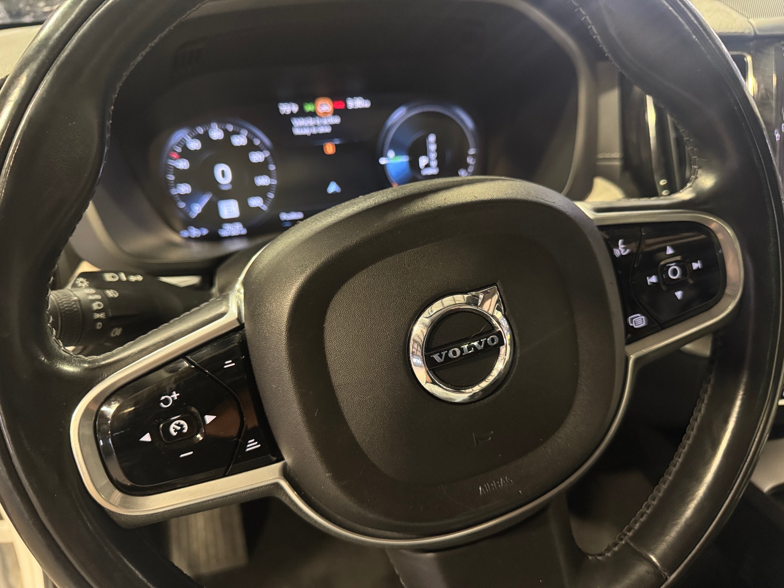 Thumbnail: 2018 Volvo XC60 - 4