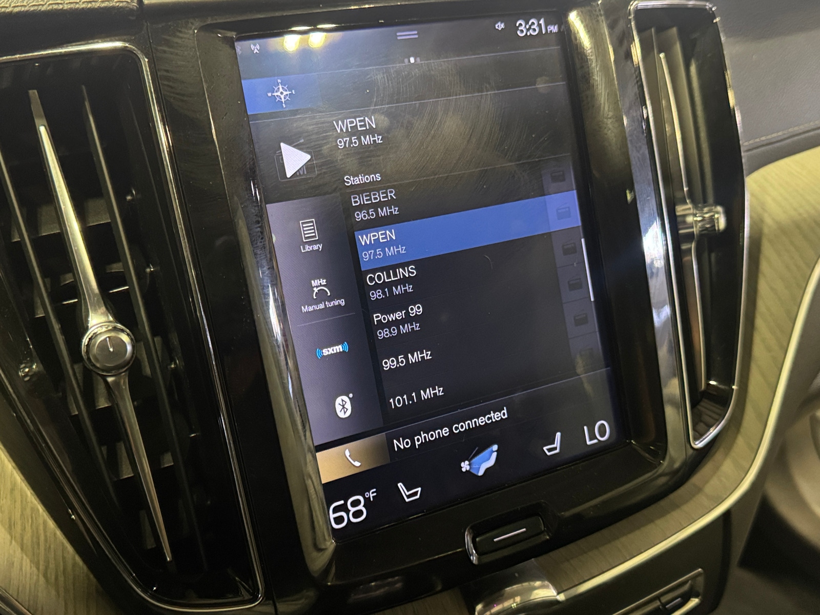 Thumbnail: 2018 Volvo XC60 - 3