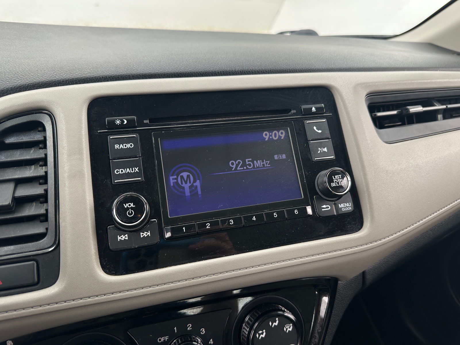 Thumbnail: 2017 Honda HR-V - 4