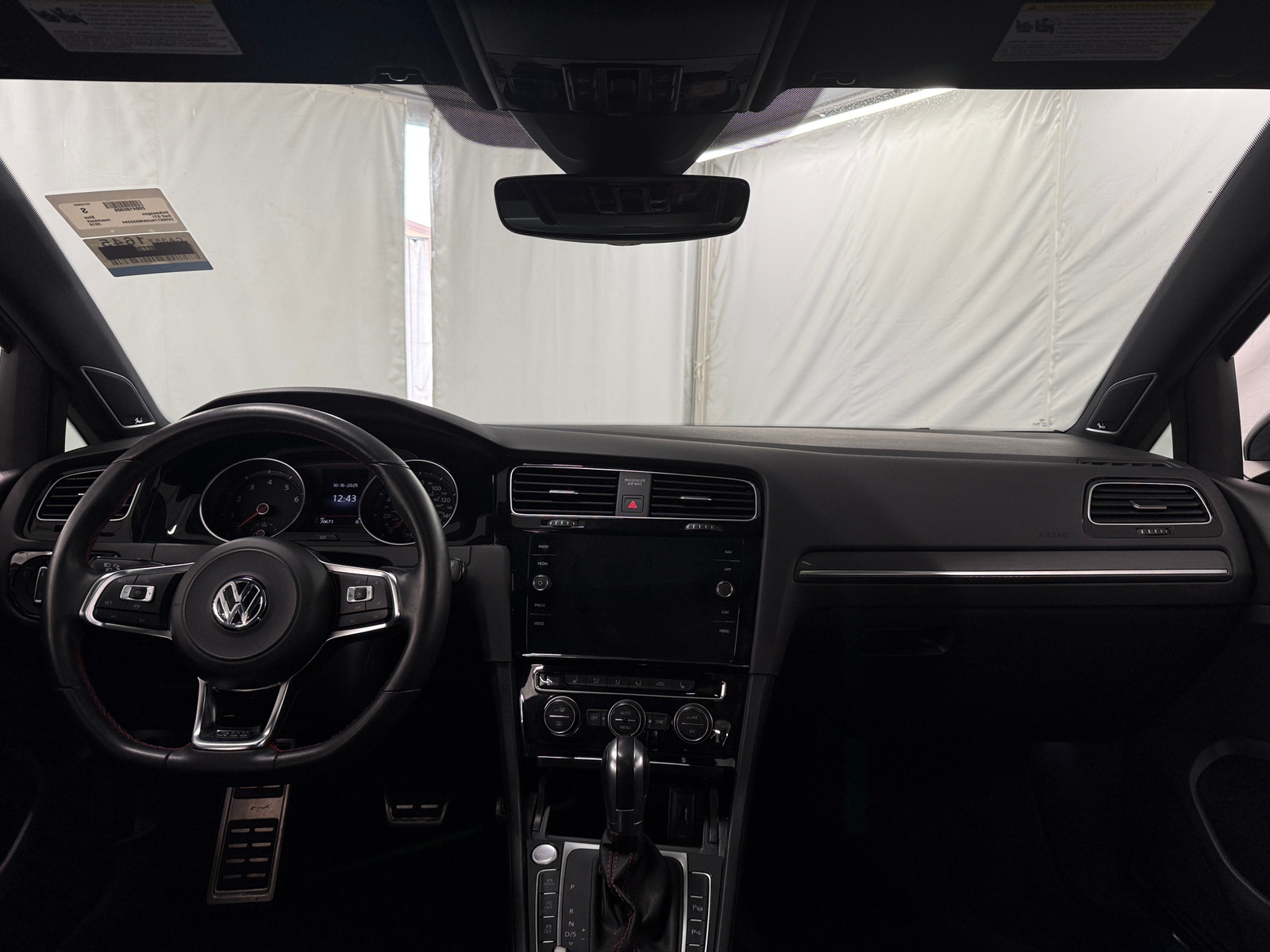 Thumbnail: 2019 Volkswagen Golf - 2