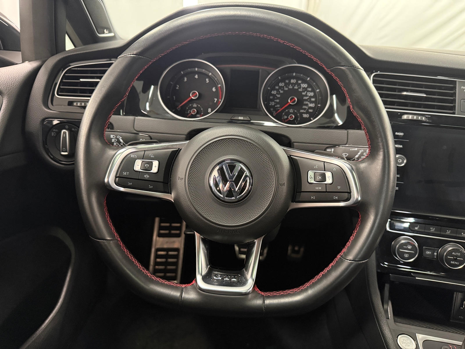 Thumbnail: 2019 Volkswagen Golf - 4