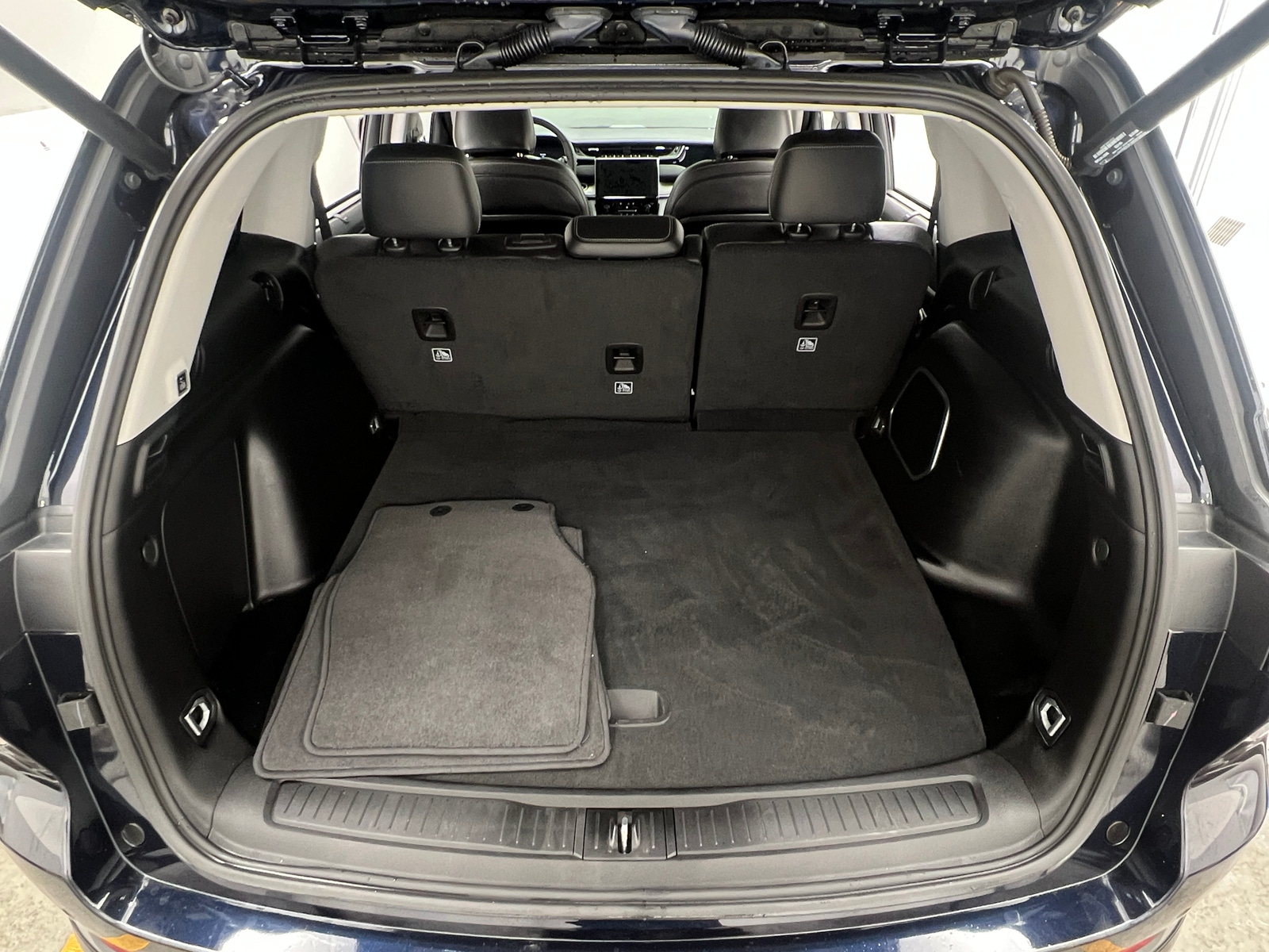 Thumbnail: 2023 Jeep Grand Cherokee - 6