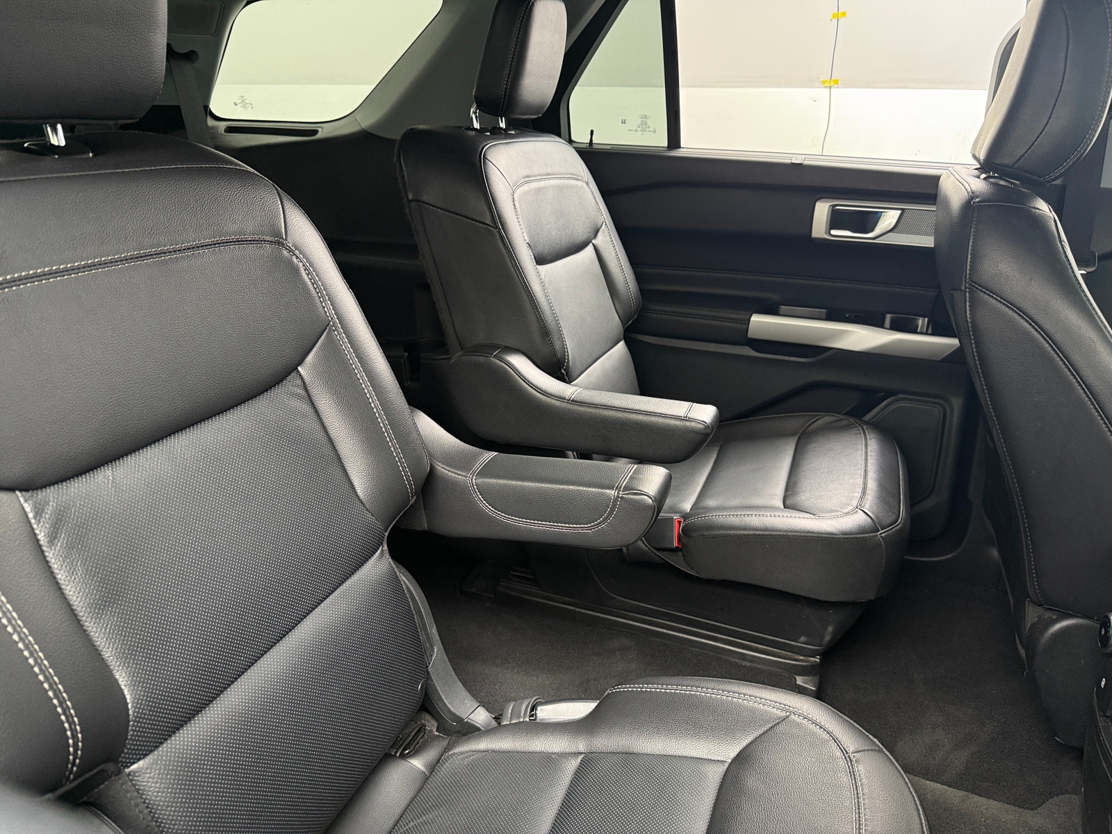 Thumbnail: 2022 Ford Explorer - 5