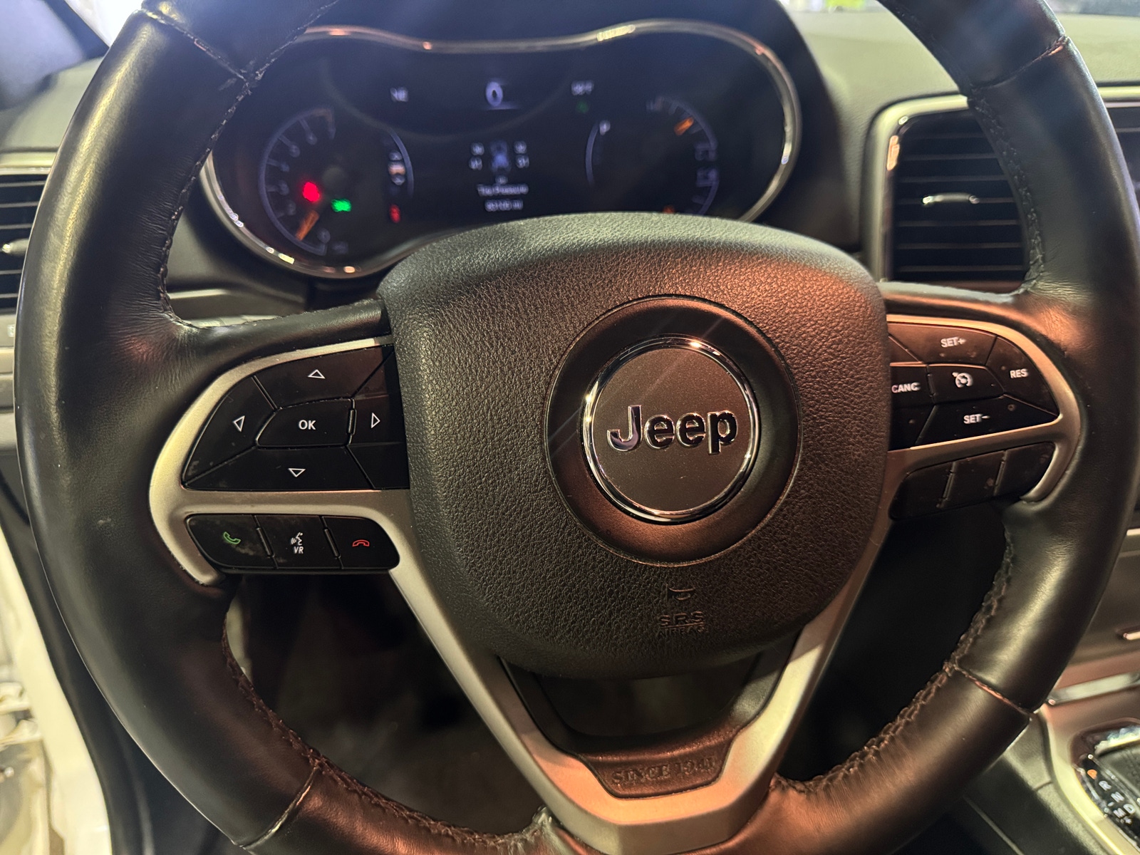 Thumbnail: 2018 Jeep Grand Cherokee - 4