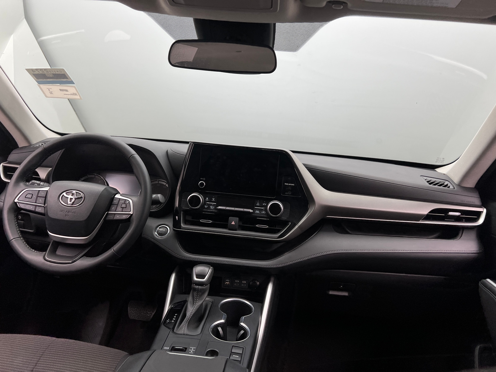 Thumbnail: 2023 Toyota Highlander - 3