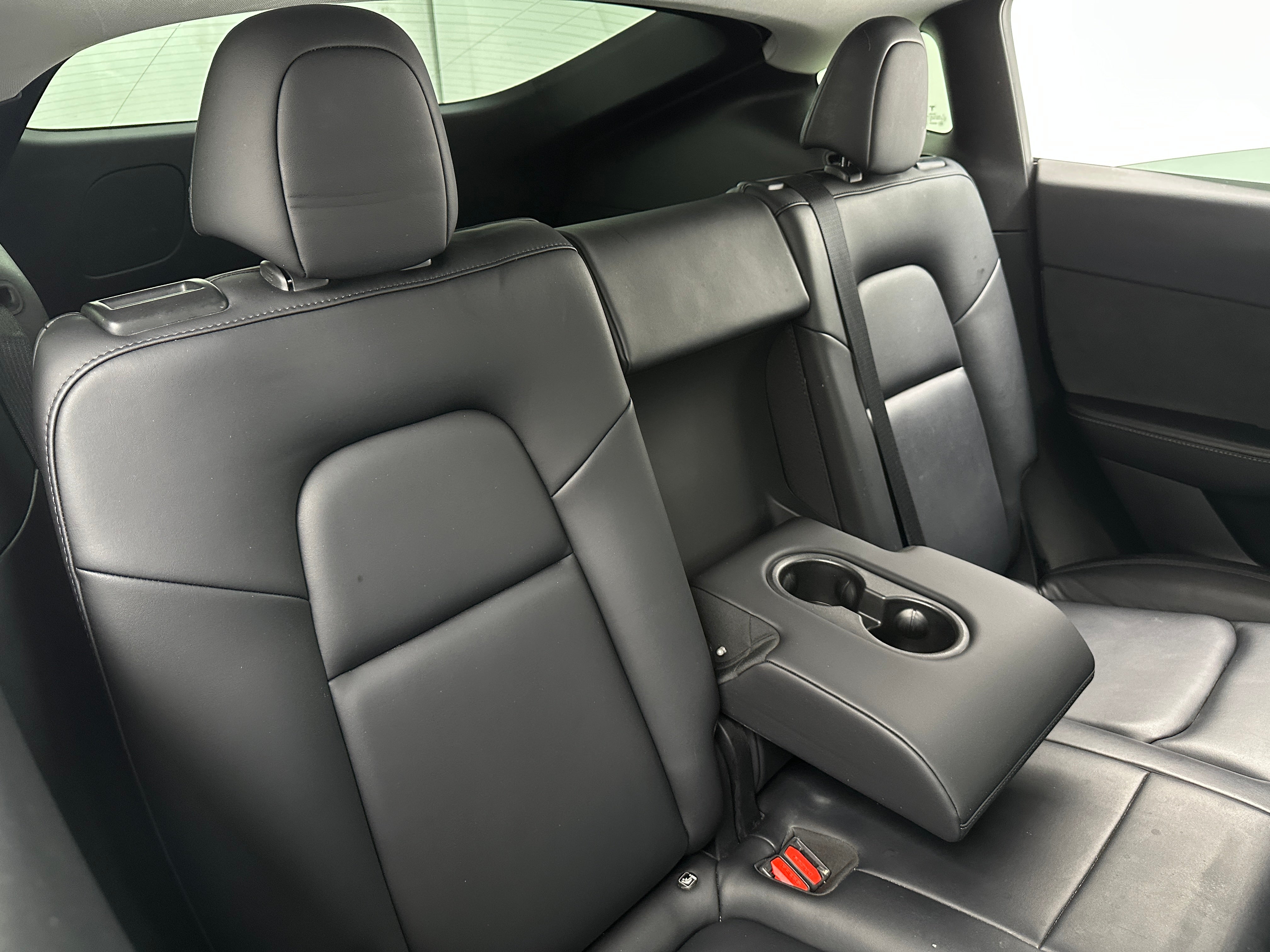 Used 2022 Tesla Model Y Long Range with VIN 7SAYGDEE2NF385194 for sale in Oak Creek, WI